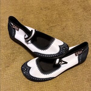 Stylish Black and White Mary Jane Flats